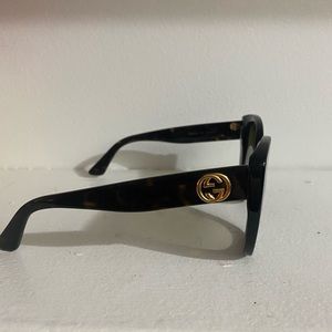 New Gucci sunglasses… worn 3 times MAX